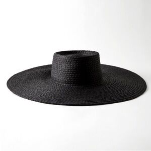NWOT Aritza Black Hamptons Straw Hat